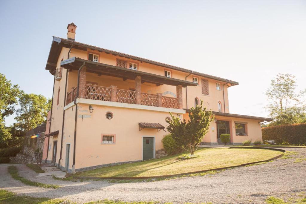 Tenuta Montezeglio Country Family House Invorio Inferiore Esterno foto