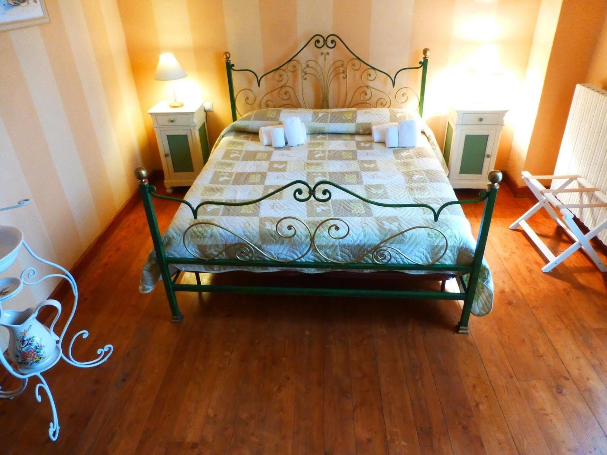 Tenuta Montezeglio Country Family House Invorio Inferiore Esterno foto