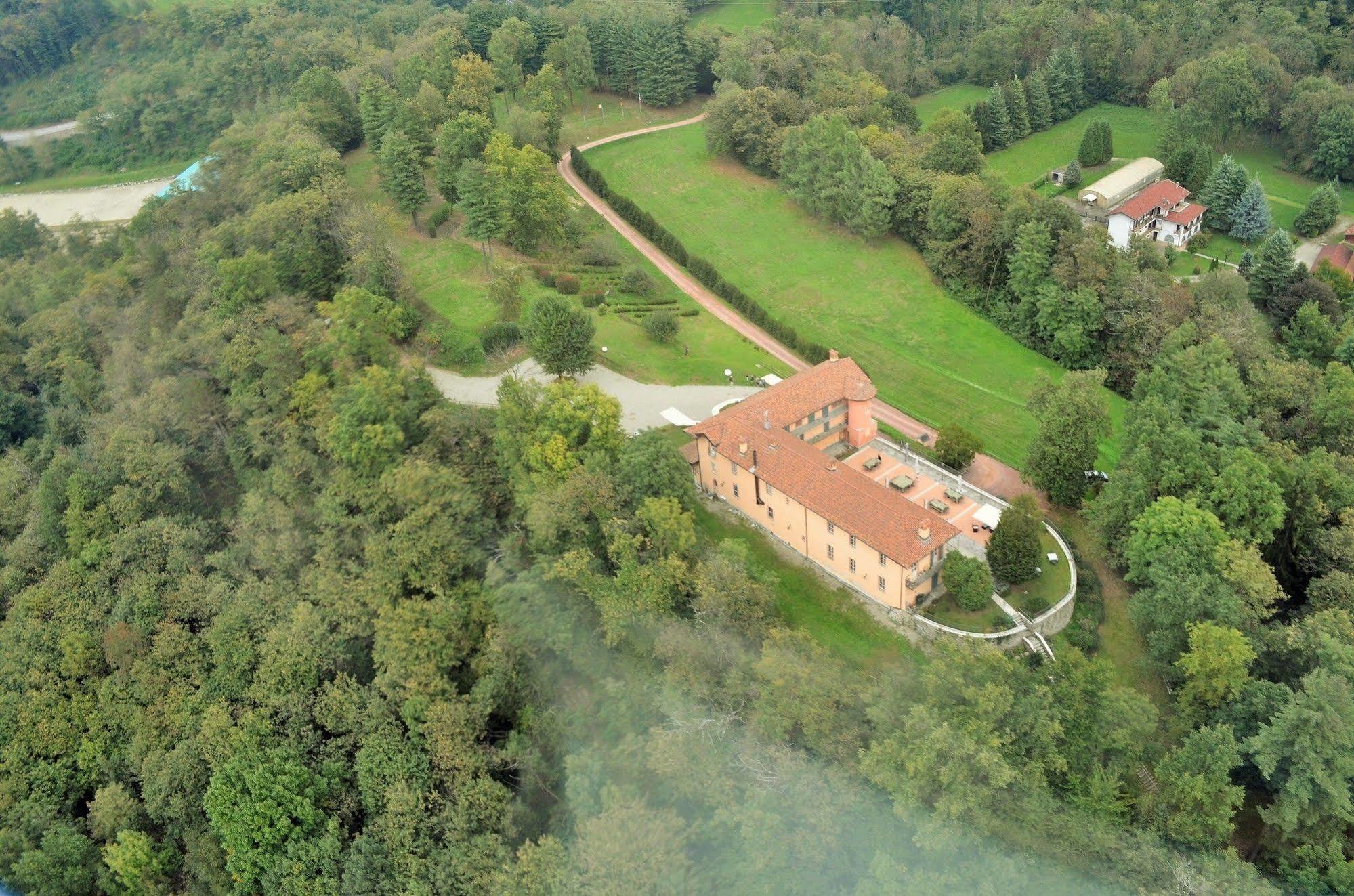 Tenuta Montezeglio Country Family House Invorio Inferiore Esterno foto
