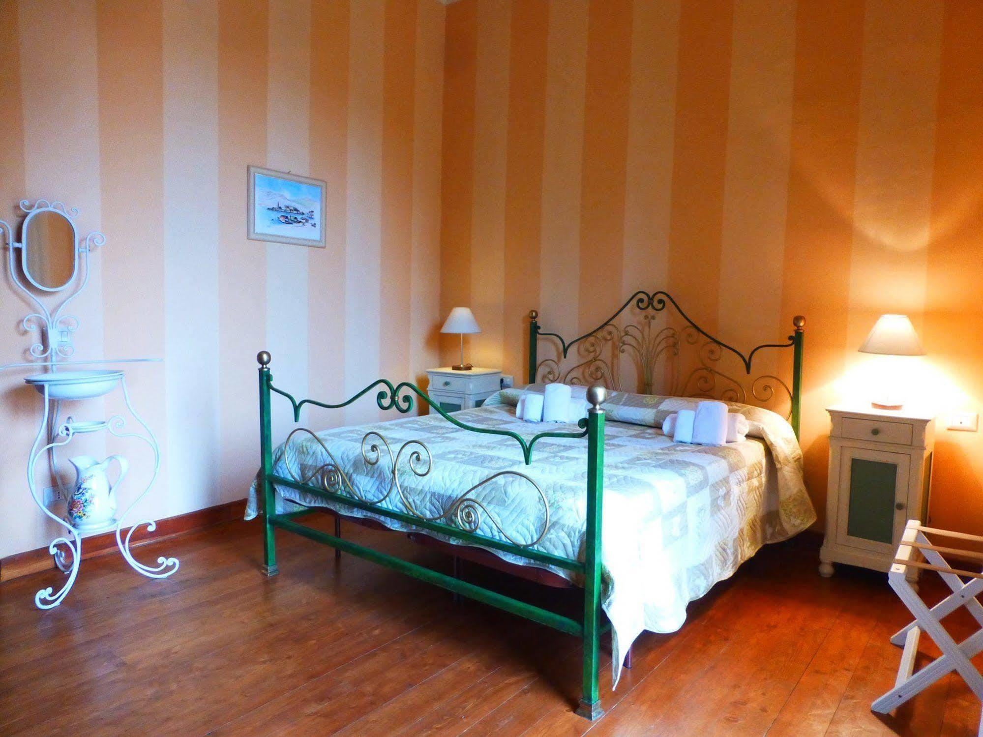 Tenuta Montezeglio Country Family House Invorio Inferiore Esterno foto