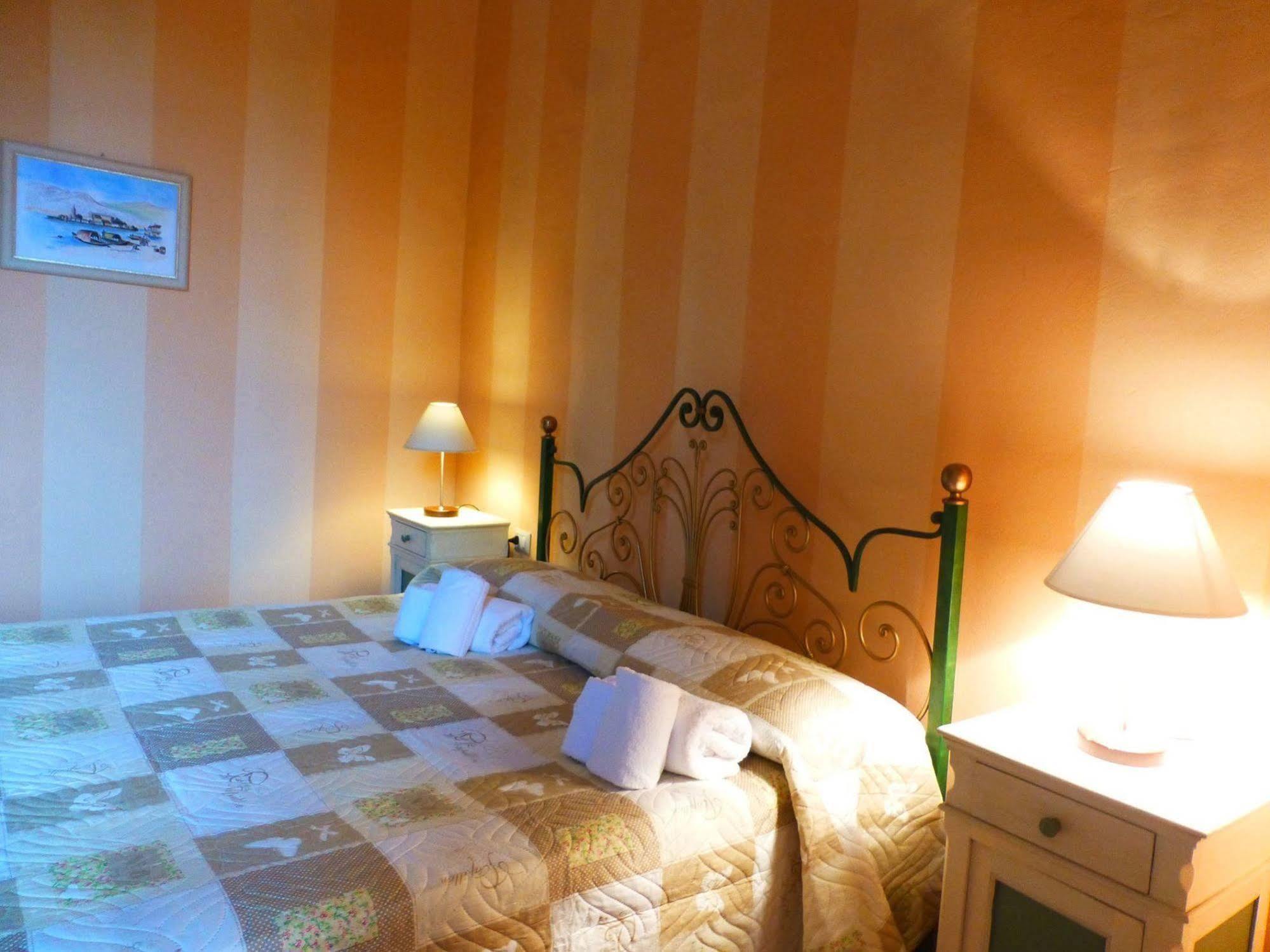 Tenuta Montezeglio Country Family House Invorio Inferiore Esterno foto