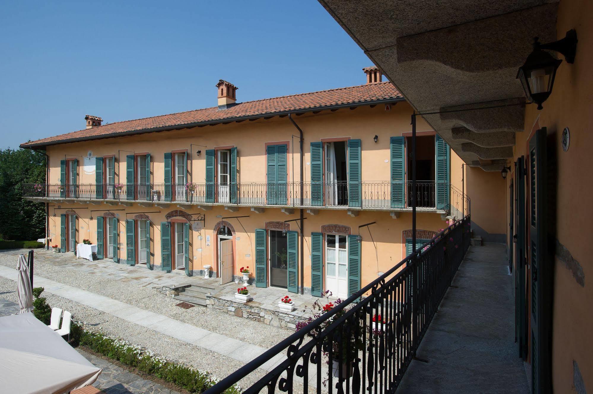 Tenuta Montezeglio Country Family House Invorio Inferiore Esterno foto