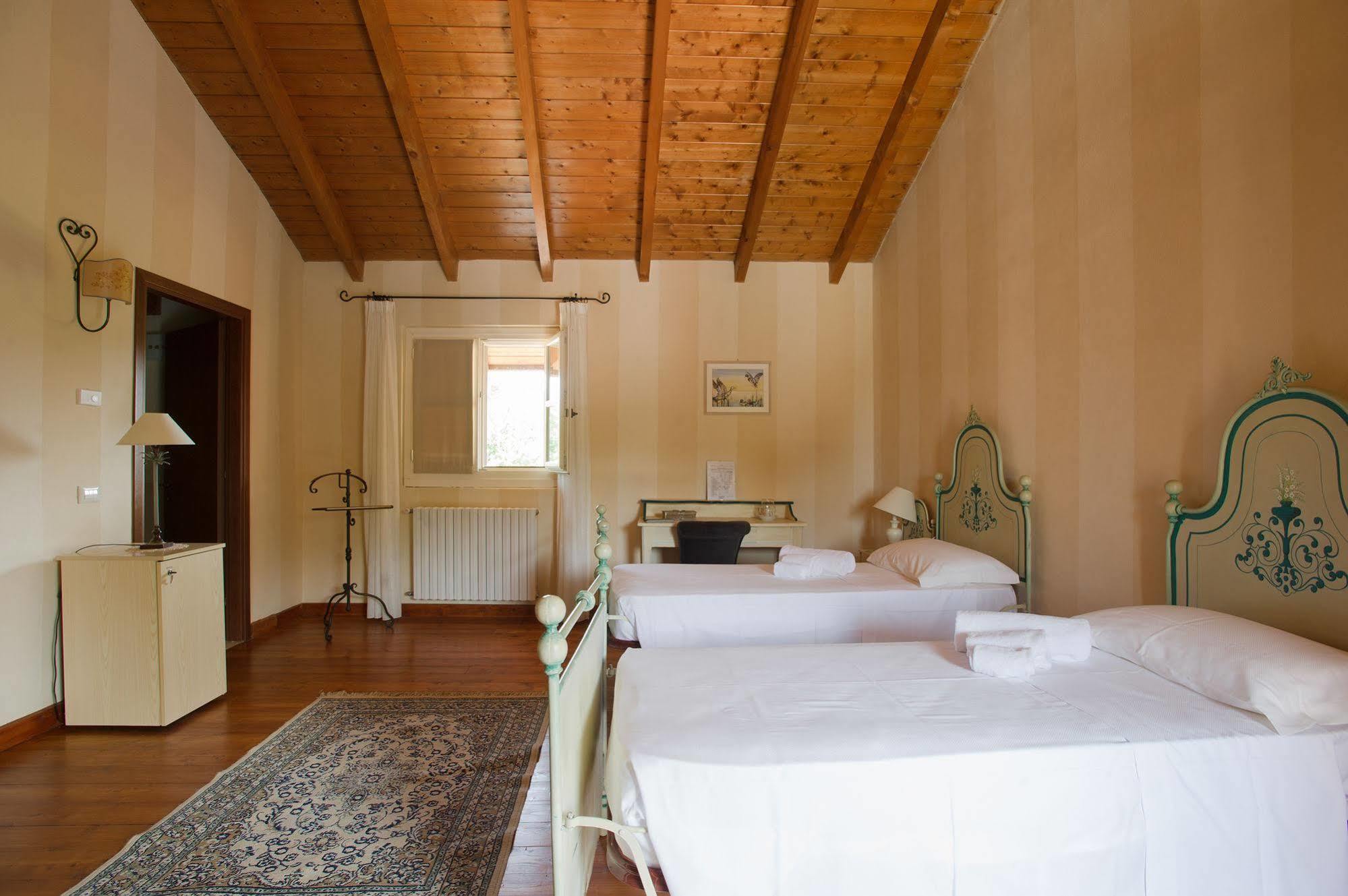 Tenuta Montezeglio Country Family House Invorio Inferiore Esterno foto
