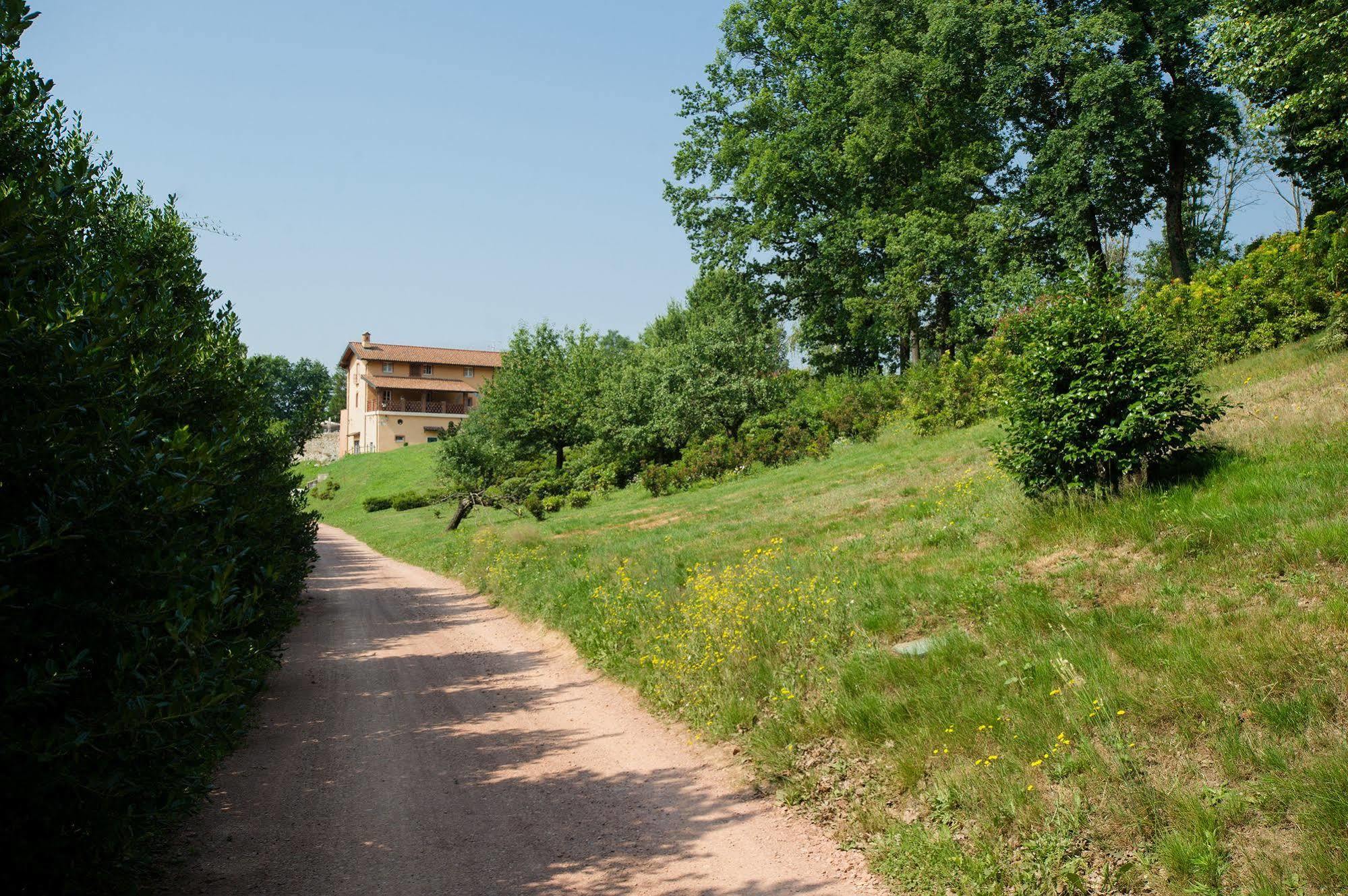 Tenuta Montezeglio Country Family House Invorio Inferiore Esterno foto